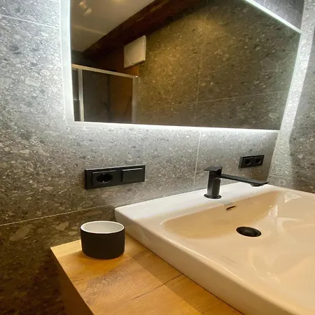 In Saalfelden Near Slopes, Cleaning Included Appartement *
